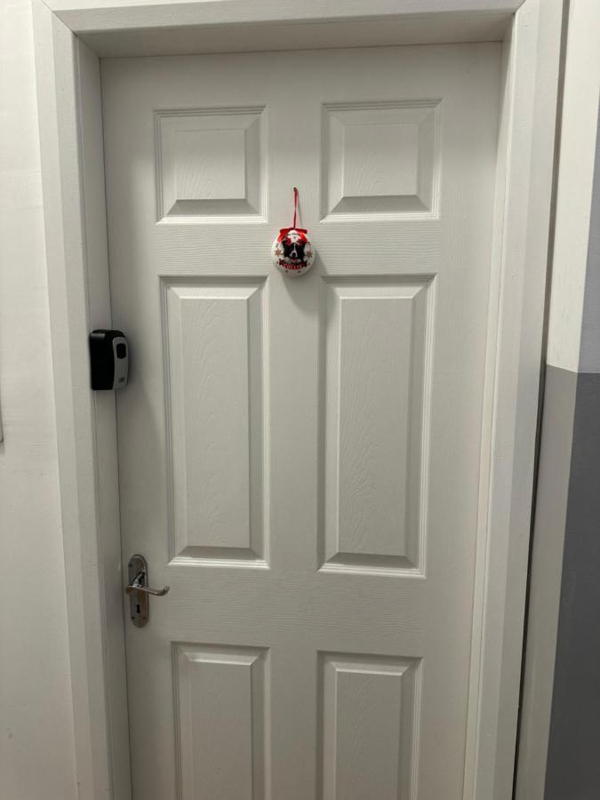 Cork City En-Suite Single Room ภายนอก รูปภาพ