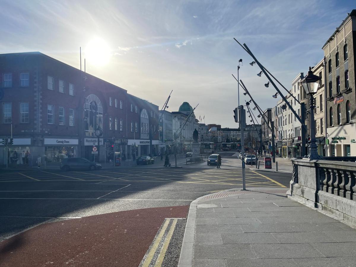 Cork City En-Suite Single Room ภายนอก รูปภาพ